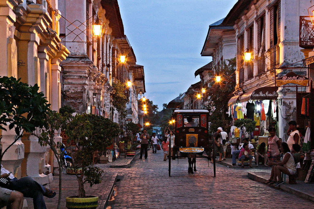 The scenic Calle Crisologo in Viga